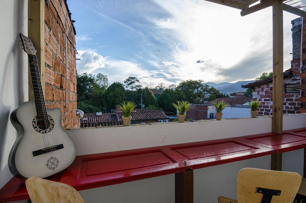 Hostal Casa Estacion Medellín Buitenkant foto